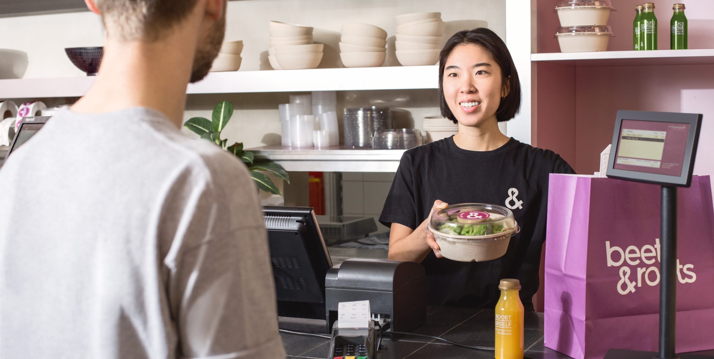 studio nunc beets&roots case thumbnail desktop picture in restaurant